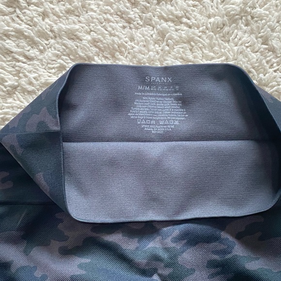 Spanx leggings size medium camouflage multi colored - Picture 3 of 10